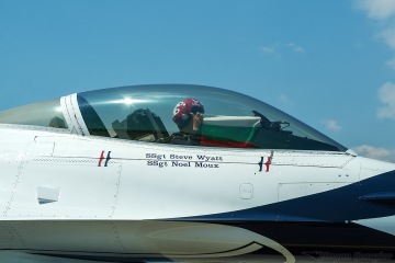 Thunderbirds F-16 Fighting Falcon Viper Ф-16