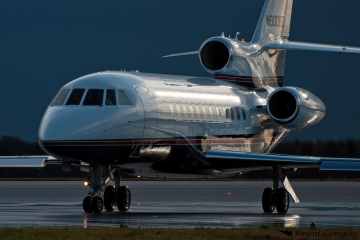Falcon 900
