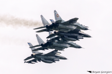 F-16 Fighting Falcon Viper Ф-16MiG-29 Fulcrum МиГ-29 