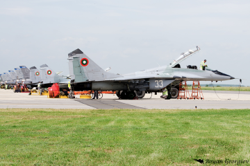 MiG-29 Fulcrum МиГ-29F-16 Fighting Falcon Viper Ф-16 