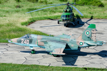 Su-25 Frogfoot Су-25Mi-8 Hip Ми-8