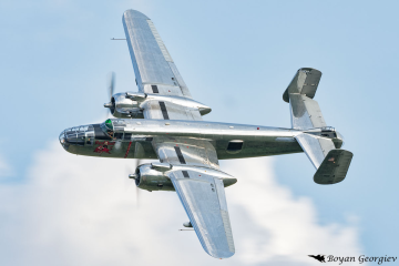 B-25 MitchellRed Bull